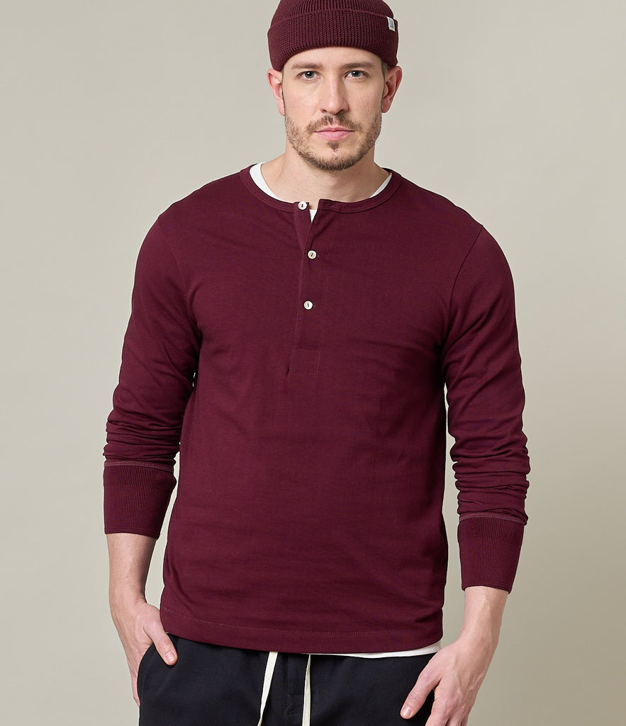 Merz b.Schwanen - 206 - LONG SLEEVE HENLEY NECK - RUBY RED