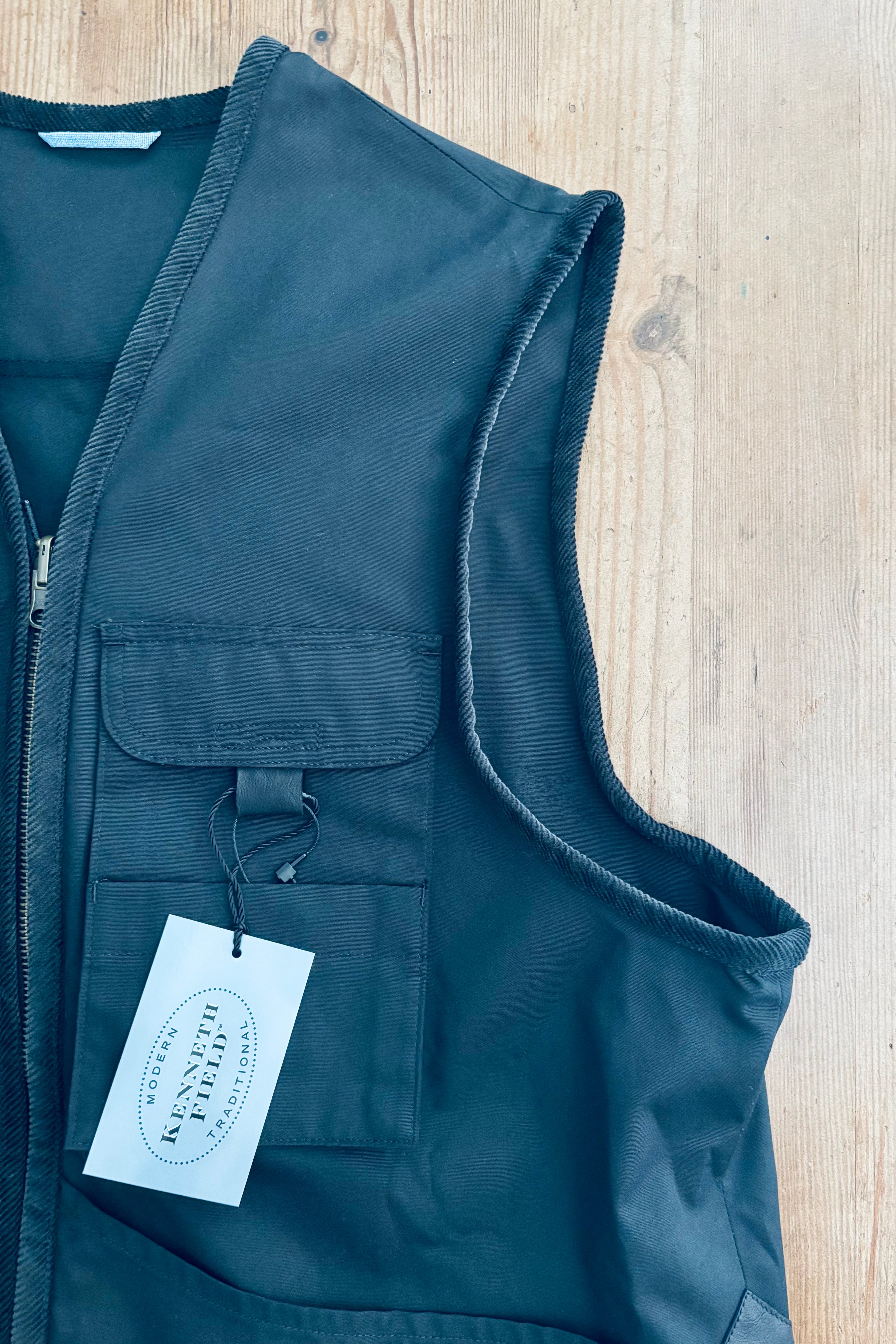 KENNETH FIELD - GUIDE VEST T/C - BLACK