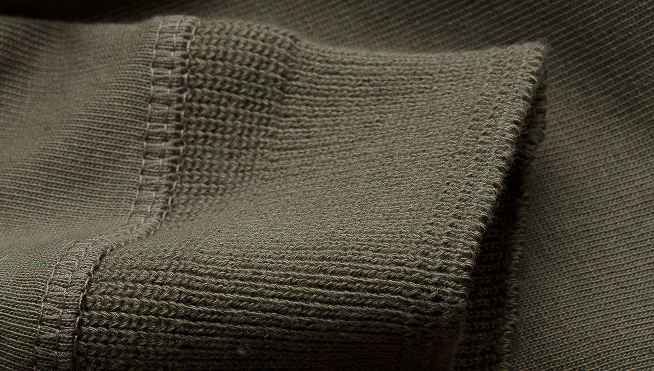 Merz b.Schwanen - 207 LOOPWHEELED HENLEY 7.2OZ CLASSIC FIT - ARMY