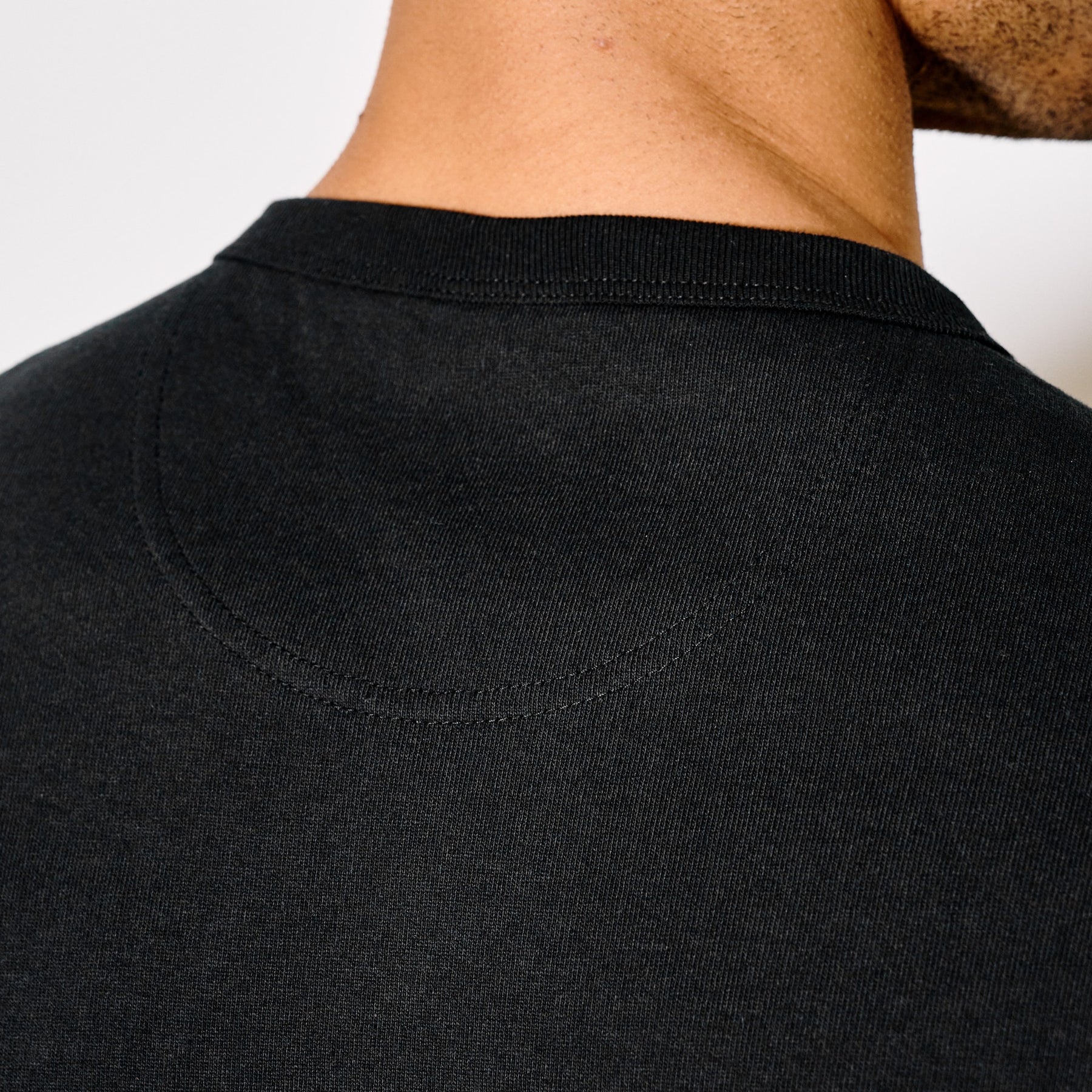 FILSON - FRONTIER HENLEY TEE - BLACK