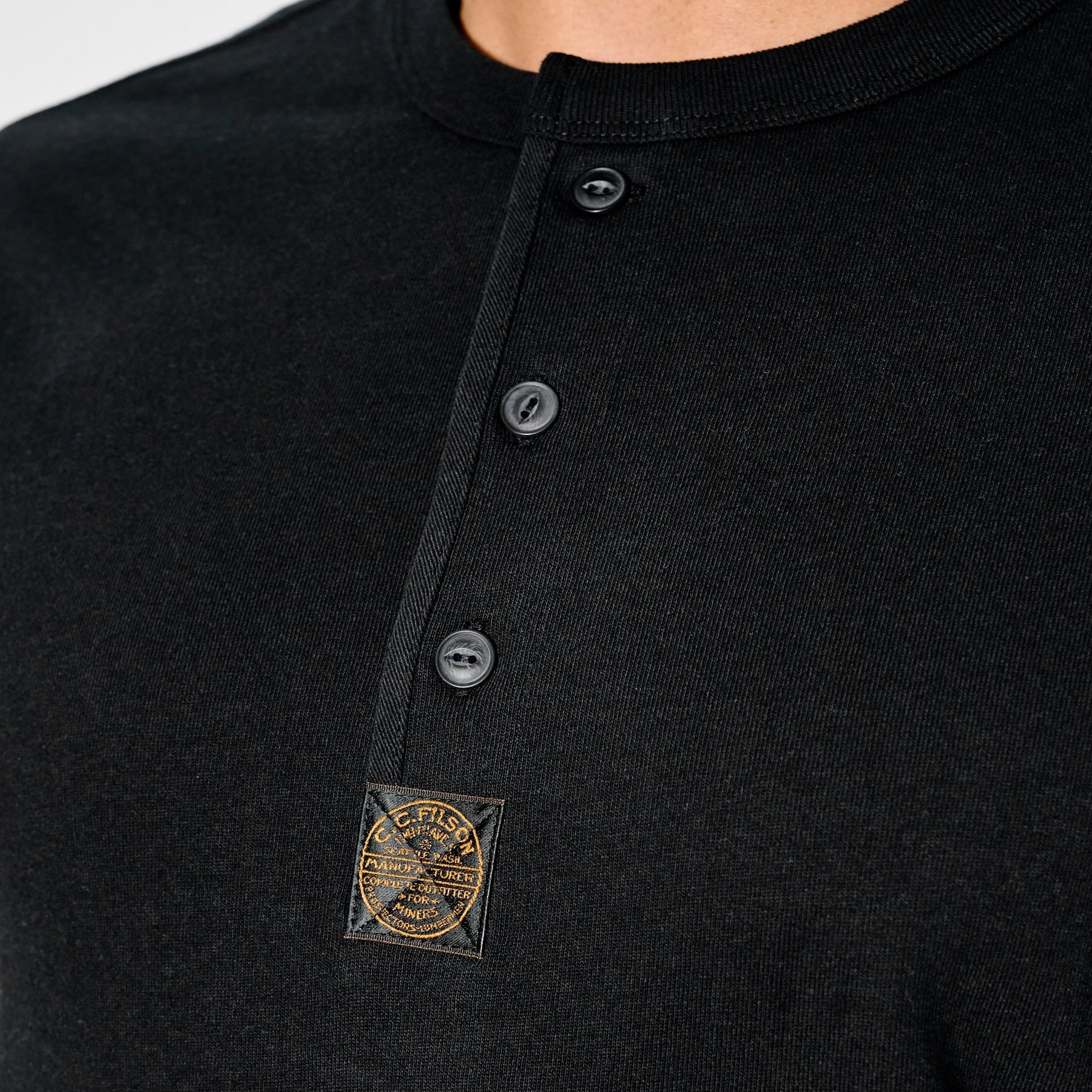 FILSON - FRONTIER HENLEY TEE - BLACK